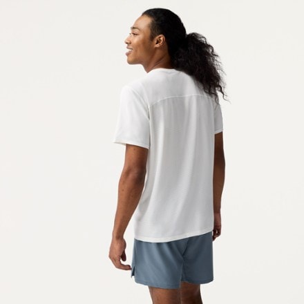 Brooks Atmosphere Shirt 3.0 - Men's 1