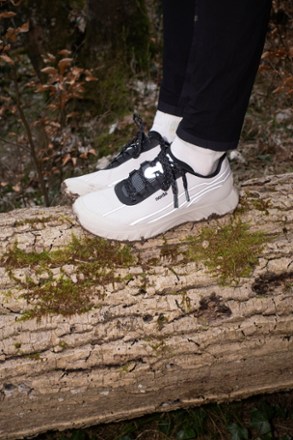 Location Image for 002 Trail-Running Shoes - Men's