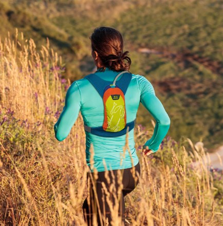 Amphipod PureRun UltraLight Hydration Vest 6