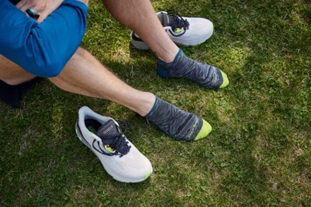 Darn Tough Run No-Show Tab Ultra-Lightweight Running Socks - Men's 1