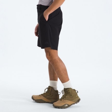 The North Face Basin 9" Shorts - Men's 4