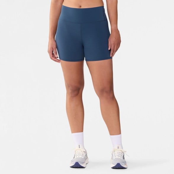 Model info: Height: 5'10" | Waist: 28" | Wearing size: M