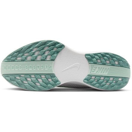 Nike Pegasus Plus Road-Running Shoes - Women's 6