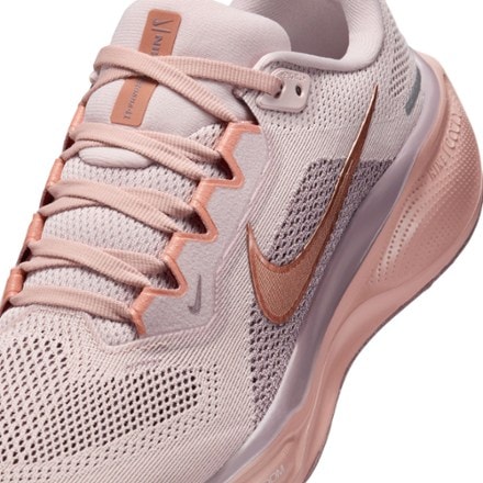 Nike Pegasus 41 Road-Running Shoes - Women's 6