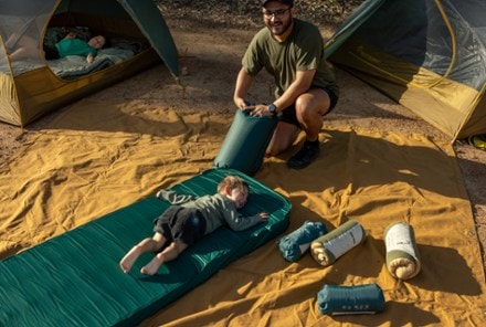 Sea to Summit Comfort Deluxe Self-Inflating Sleeping Pad 9