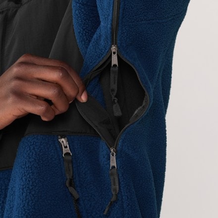 The North Face Retro Denali Jacket - Men's 8