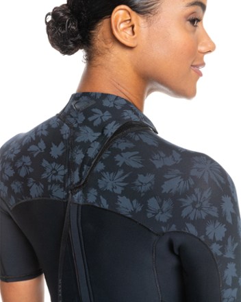 Roxy 2/2 mm Swell Back-Zip Short-sleeve Q-Lock Springsuit Wetsuit- Women's 4