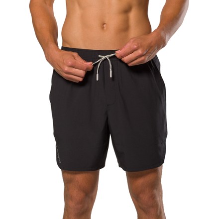 Nathan Essential 7" Unlined Shorts - Men's 4