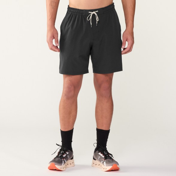 Model info: Height: 6' 0" | Waist: 31" | Inseam: 28.5 " | Wearing size: M