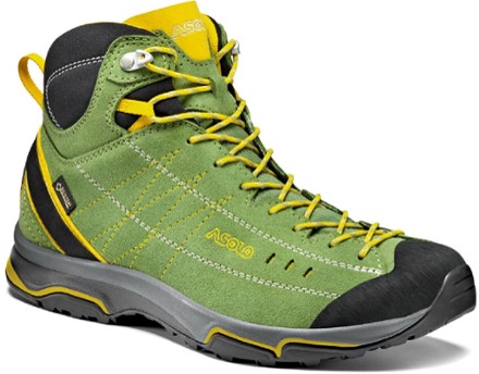 hiking boots clearance