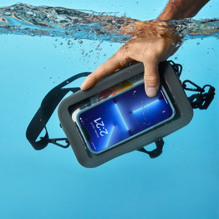Nite Ize RunOff Waterproof Hip Pack Phone not included