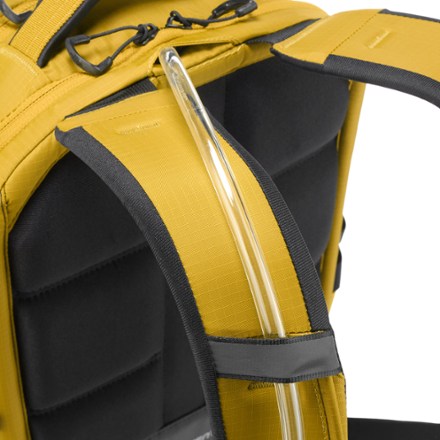 The North Face Recon Pack - Men's Hydration port & tube routing