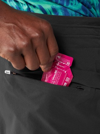 On Hybrid Shorts - Men's 4