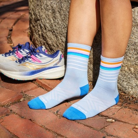 Darn Tough Stride Micro Crew Ultralightweight Socks - Women's 1