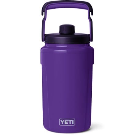 YETI Silo Half-Gallon Jug with MagDock Chug Cap - 64 fl. oz. 0