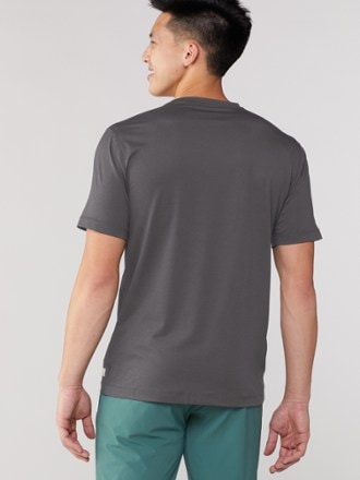 Vuori Tradewind Performance T-Shirt - Men's 2