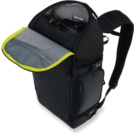 In-Use (Black/Lumen)