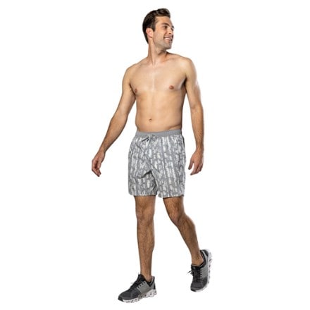 Nathan Printed Essential 7" Shorts 2.0 - Men's 4