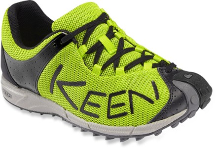 women's lightweight trail running shoes