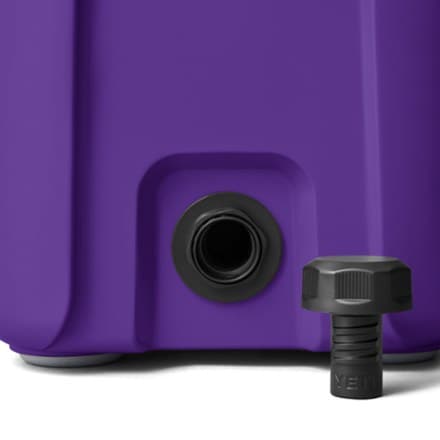 YETI Roadie 15 Hard Cooler 6