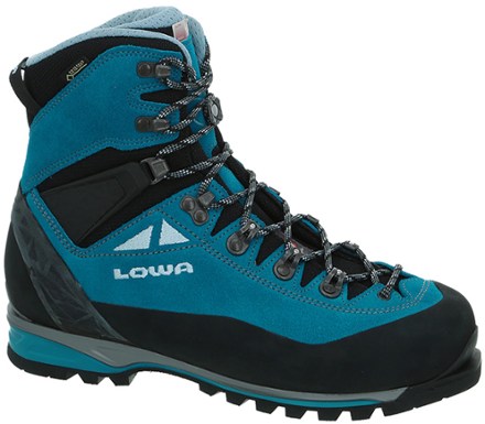 mountain climbing boots womens