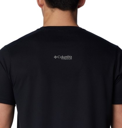 Columbia Summit Valley Crew T-Shirt - Men's 4
