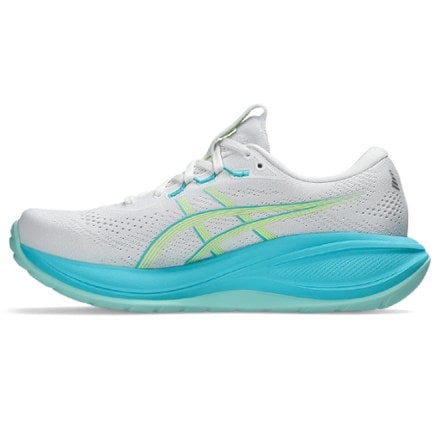 ASICS GEL-Cumulus 28 Road-Running Shoes - Women's 1