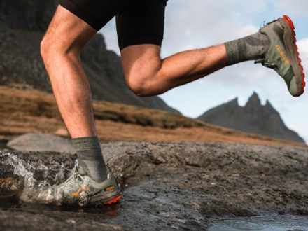 Location Image for Lone Peak 9+ GTX Trail-Running Shoes - Men's