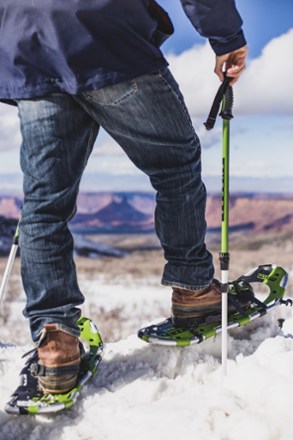 Yukon Charlie's Sherpa 9" X 30" Trail Walking Hiking Snowshoes, Green Kit - View #6