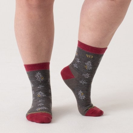 Wide Open Foliage No Cushion Micro Crew Socks - Women's 1