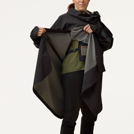 Fjallraven Hoja Cycling Rain Poncho - Men's 7