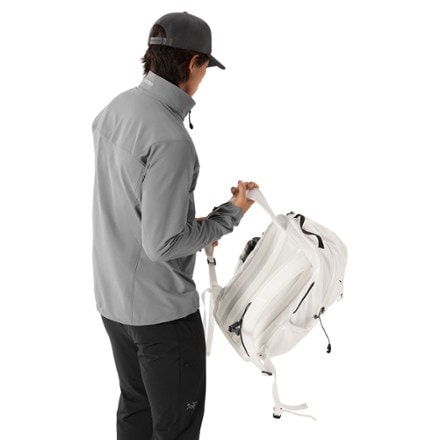 Arc'teryx Mantis 26 L Pack 8