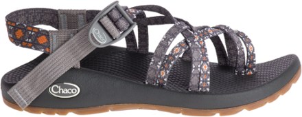 creed golden chacos