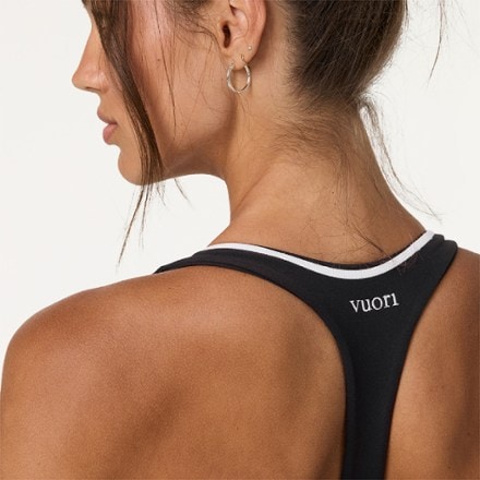 Vuori AllTheFeels Linework Bra 7