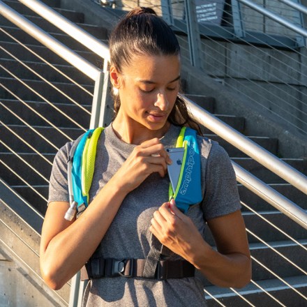 Amphipod PureRun UltraLight Hydration Vest 3