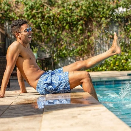Chubbies Stretch 5.5" Swim Trunks - Men's 6