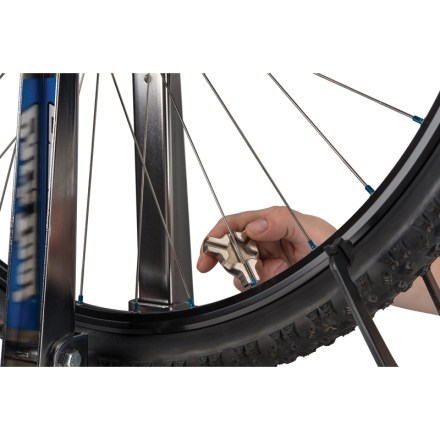Park Tool Triple Spoke Wrench SW-7.2 In Use