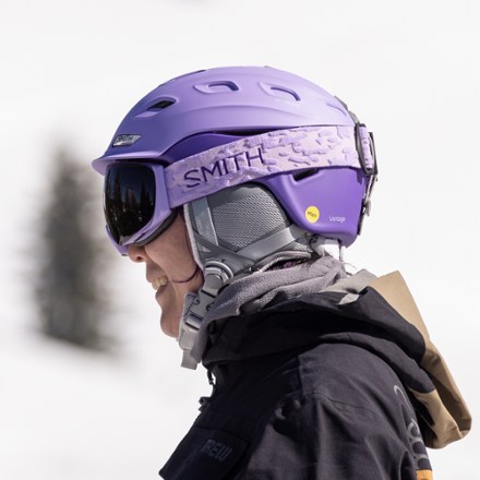 Location Image for Vantage Mips Snow Helmet - Women's