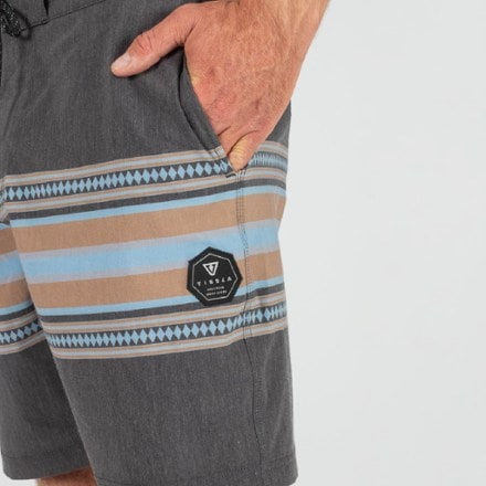 VISSLA Issaquah 18.5" Boardshorts - Men's 9