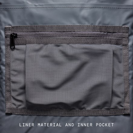 Chrome Barrage 22 L Pack 5