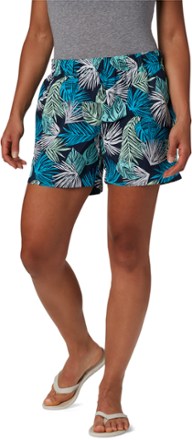 columbia elastic waist shorts