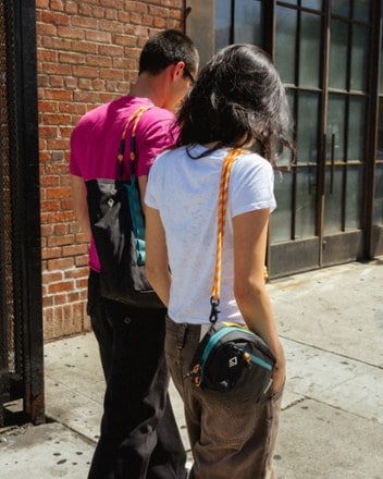 Nomadix Traveler Tech Sling Bag 9
