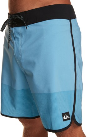 Quiksilver Highlite Scallop Board Shorts - Men's 4