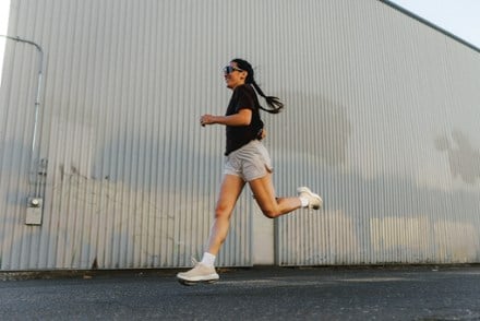 Topo Athletic Aura 2 Road-Running Shoes - Women's 6