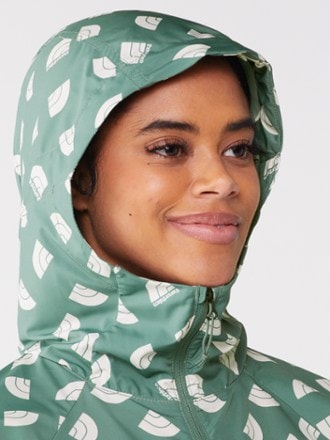 The North Face Flyweight 2.0 Hoodie - Women's 4