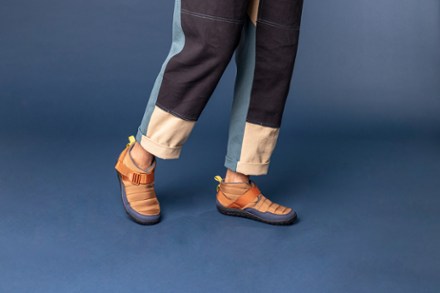 Chaco Ramble Linear Puff Slippers - Men's 7