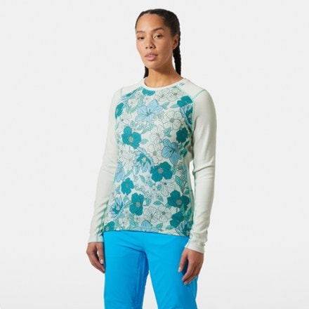 Helly Hansen LIFA Merino Midweight Graphic Crew Base Layer - Women's 1