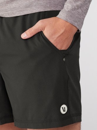 Vuori Kore Shorts - Men's 7" Inseam 4