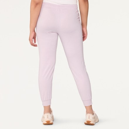 Vuori Performance Joggers - Women's 2