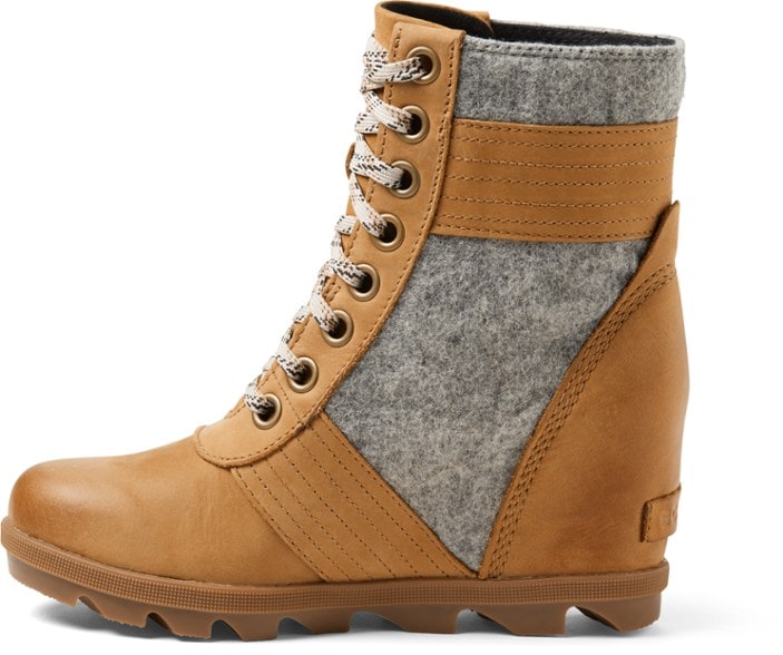 Left view (Camel Brown)